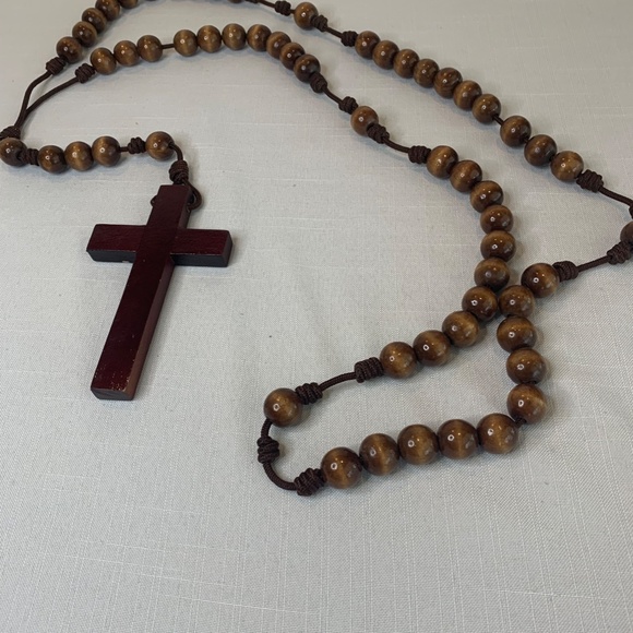 Large‎ wood rosary - Picture 8 of 8